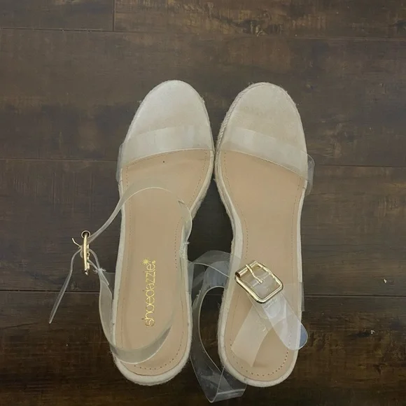 Clear wedges - Picture 2 of 4